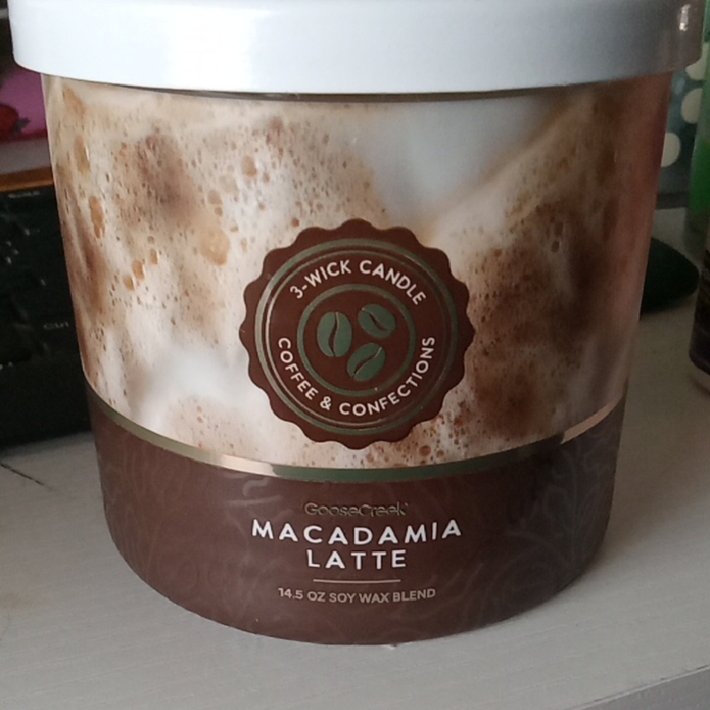 Goose Creek Macadamia Latte 3-Wick Candle